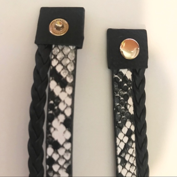 APPLE watch wrap around black/snakeskin band. - Picture 4 of 5